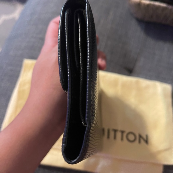 ❤️SOLD❤️ Pre-loved LOUIS VUITTON Black Epi International Wallet - Picture 4 of 8